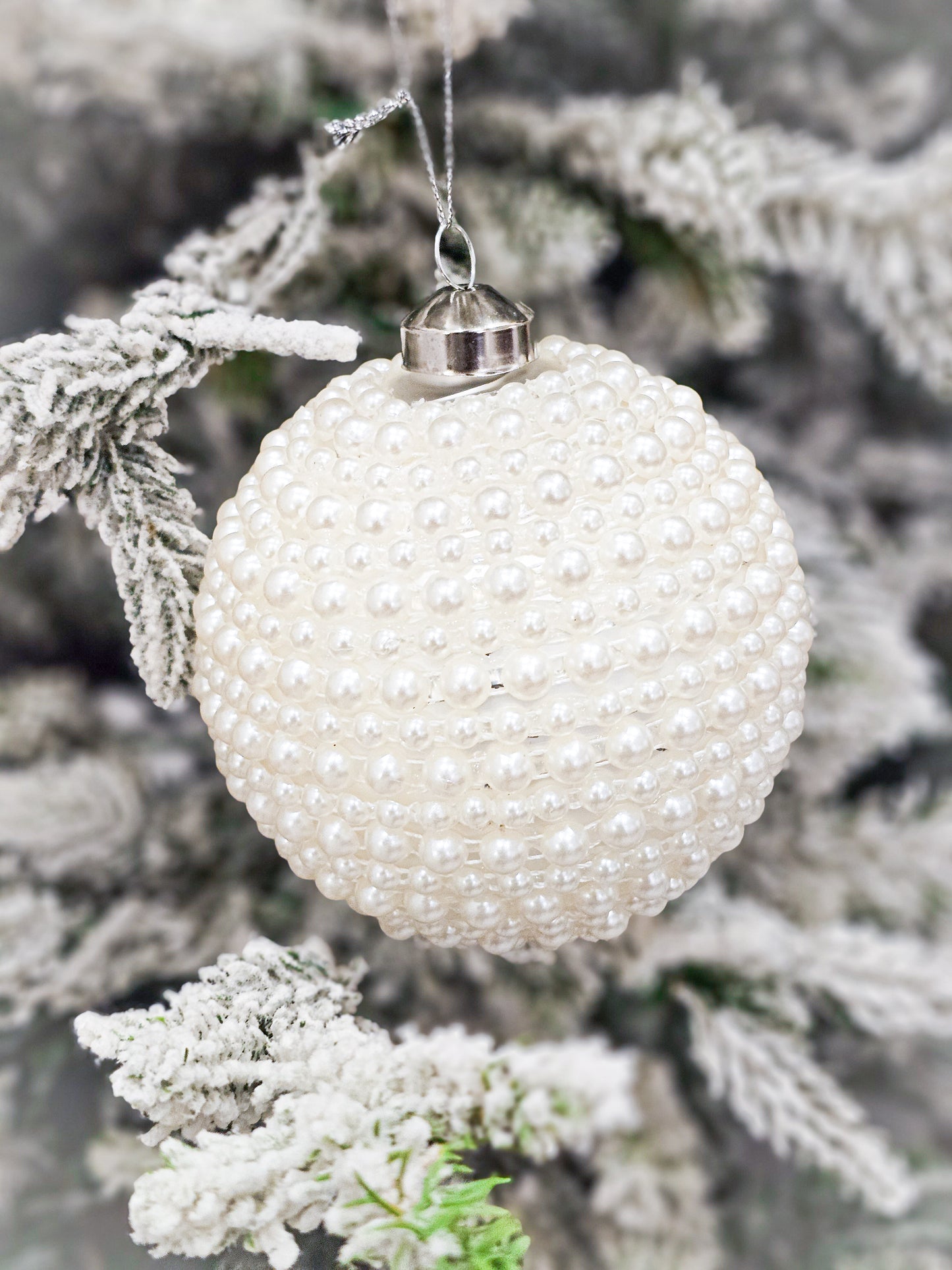 Pearly glass bauble